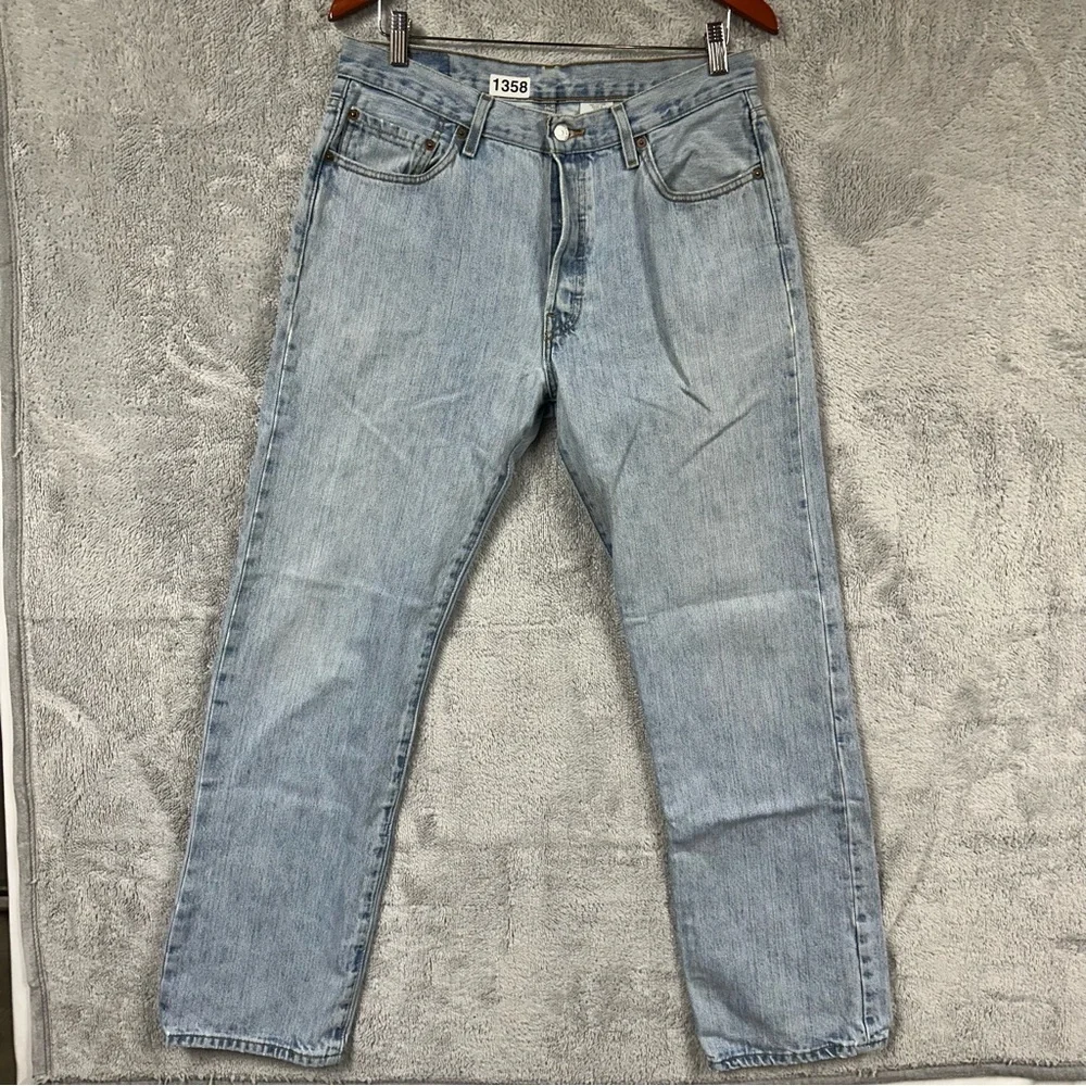 Levi’s 501 Y2K Light Wash Straight Leg Button Fly Jeans Size 34x32